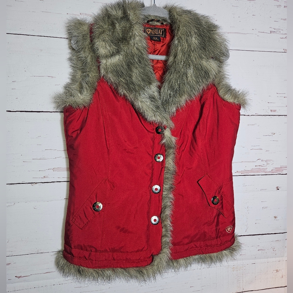 ARIAT Women's vest with faux fur collar and quilted interior. Size M dark red